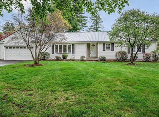 2 Sherwood Dr, Nashua, NH 03063