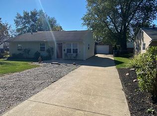 906 East Dr, Sheffield Lake, OH