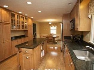 40 Debbie Dr, Manchester, CT 06040