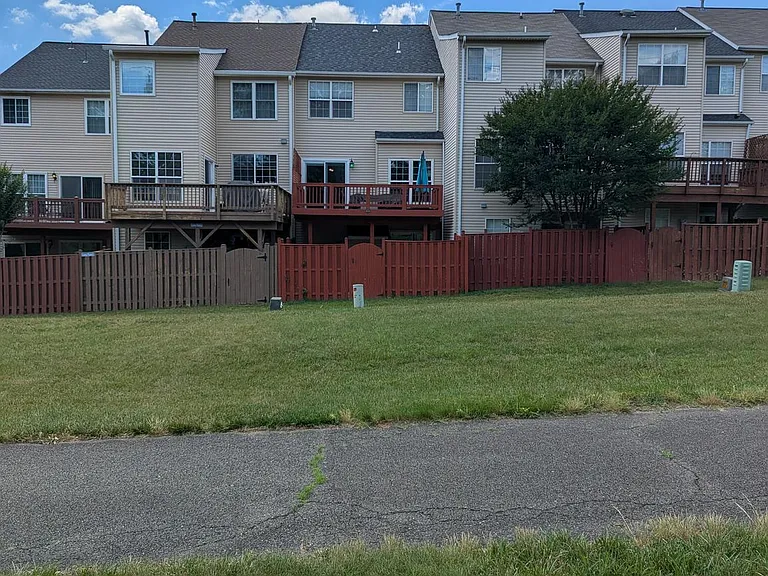 5181 Ballycastle Cir — Photo 2