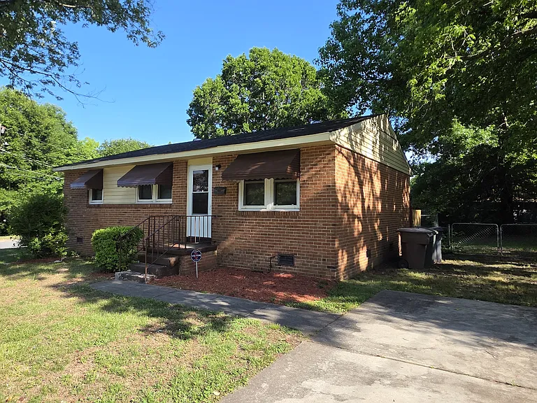 2206 Bothwell St — Photo 19