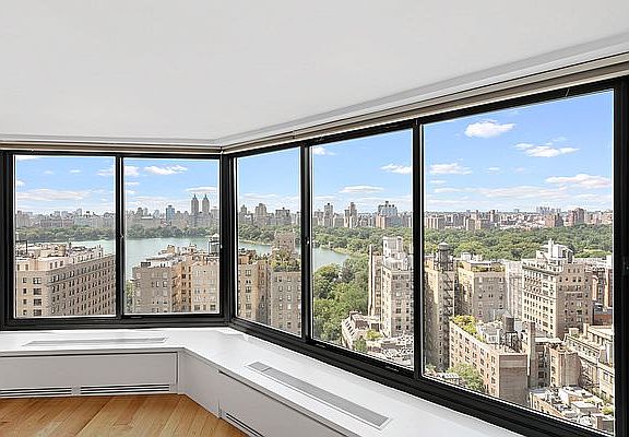 4th image of 40 E 94th St #23CDE