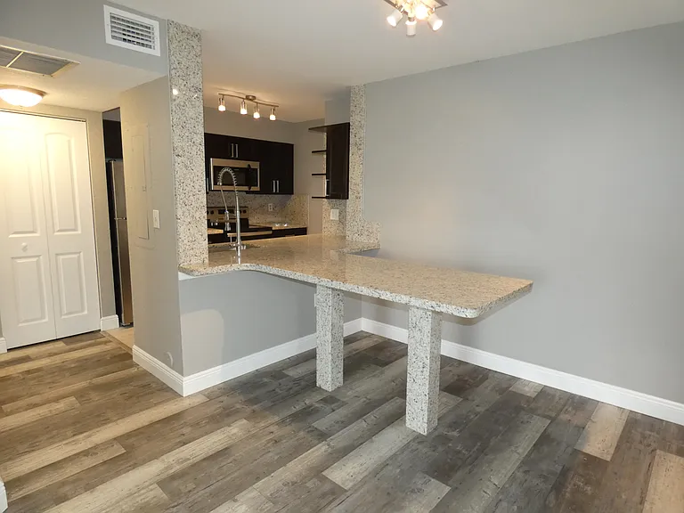 2831 N Oakland Forest Dr #101 — Photo 78