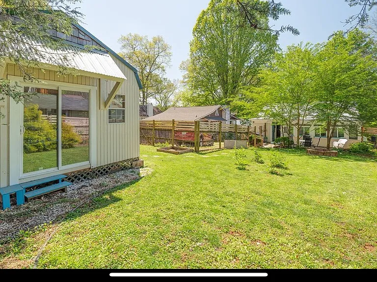 102 Middlemont Ave — Photo 2