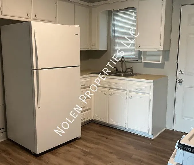 410 W Pine Ave — Photo 10