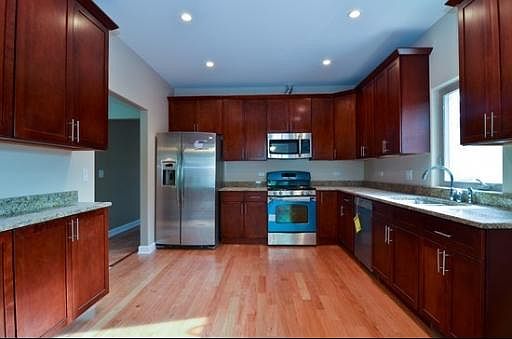 3rd image of 7656 N Hamlin Ave