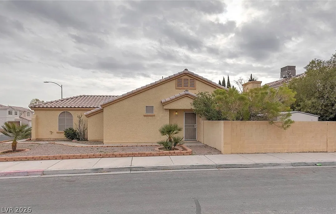 2 bed, 2.0 bath, 1131 sqft, $1,600 — Photo 1