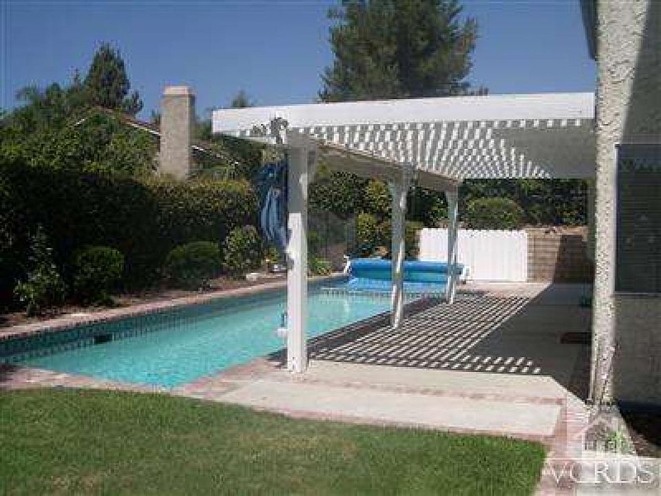 2nd image of 3227 Bordero Ln