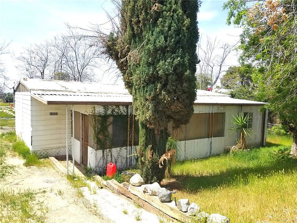 1st image of 44253 Acacia Ave