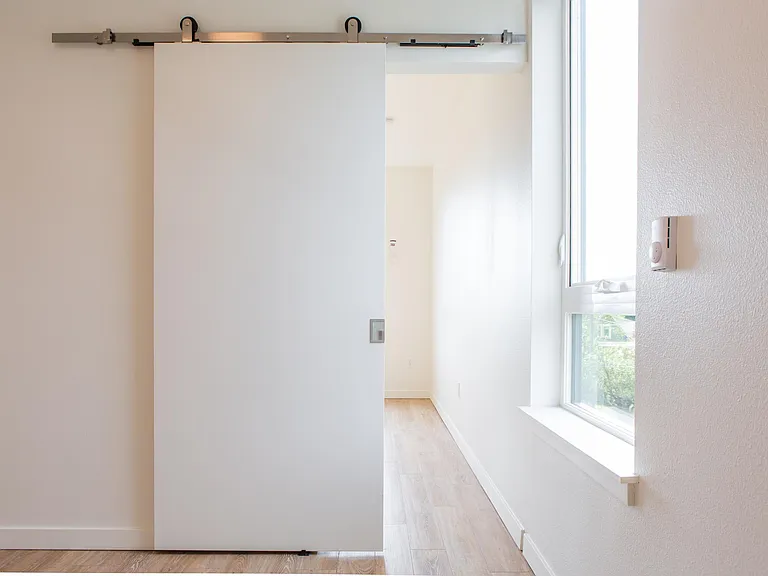 1 BR Plan "B"= corner unit.