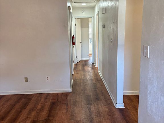 5th image of 1341 Hullview Ave #B