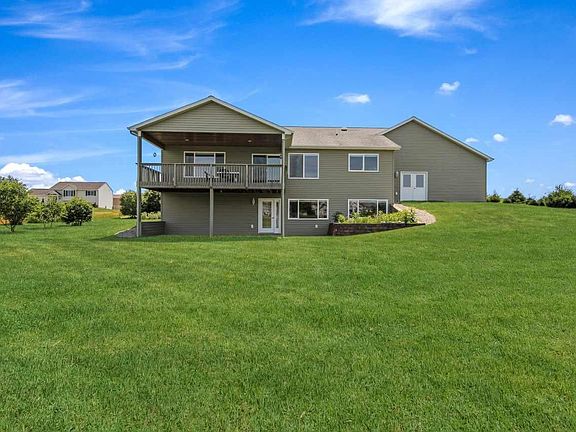 4th image of 384 Lind Dr