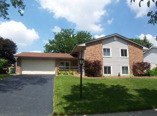 1466 Volkamer Trl, Elk Grove Village, IL 60007