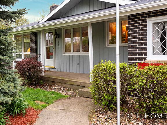 2nd image of 5270 16th Ave