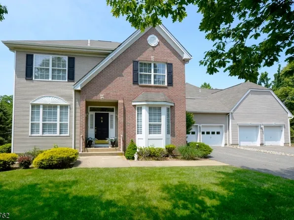 8 Langdale Rd, Wayne Twp., NJ 07470