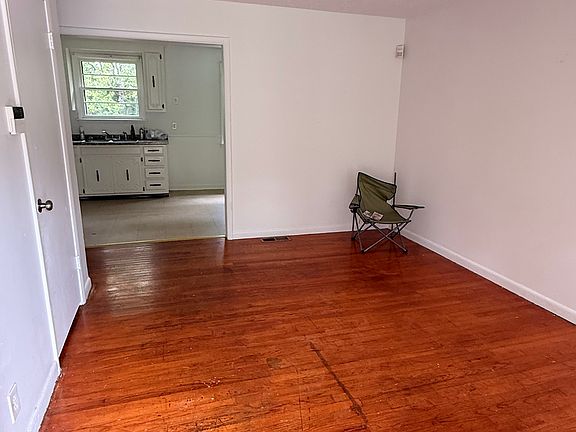 2nd image of 3412 Olsen Ln