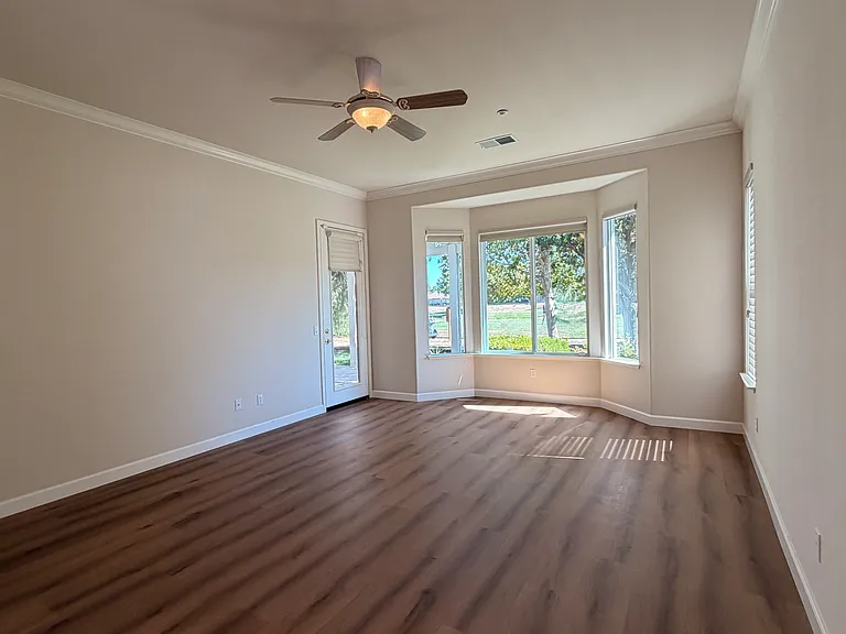 930 Suntan Ln — Photo 7
