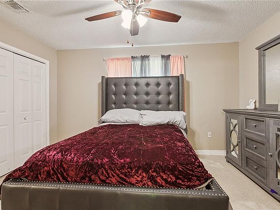 3rd image of 256 Meadows Dr #258