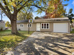 139 Meadow Ln, Washington, IL 61571