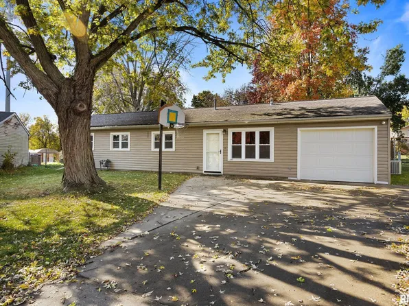 139 Meadow Ln, Washington, IL 61571