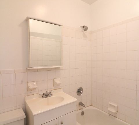 5th image of 465 W 51st St APT 1D