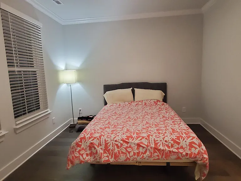 3rd bedroom with full bathroom on ground level.