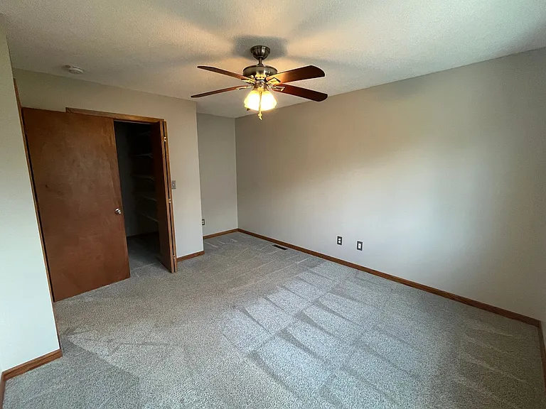 5918 Shetland Dr NW — Photo 22