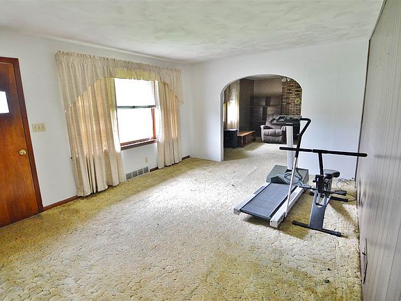 5th image of 330 Cedar Ln