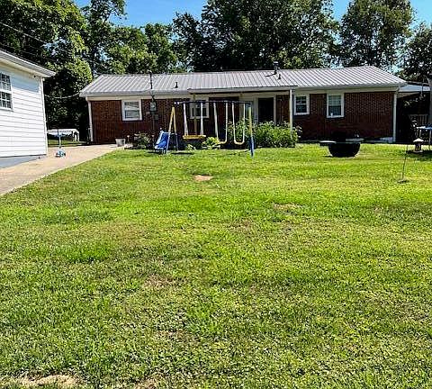 2nd image of 221 Sullivan Ln