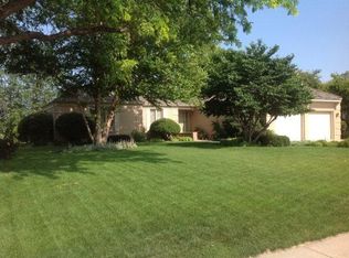 2605 Lakewood Dr, Grand Island, NE 68801