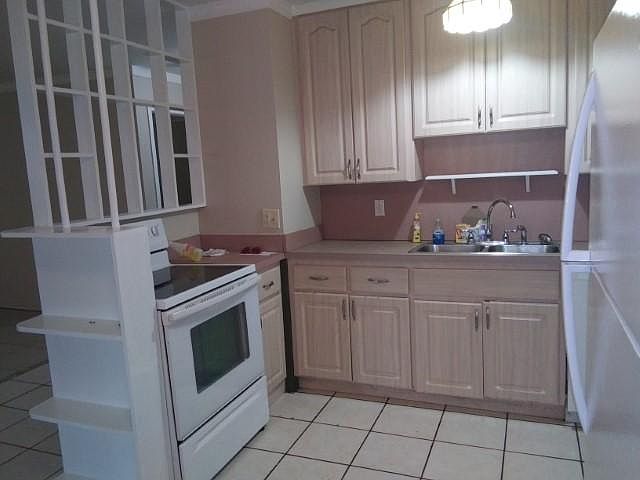 1st image of 2047 Maravilla Cir