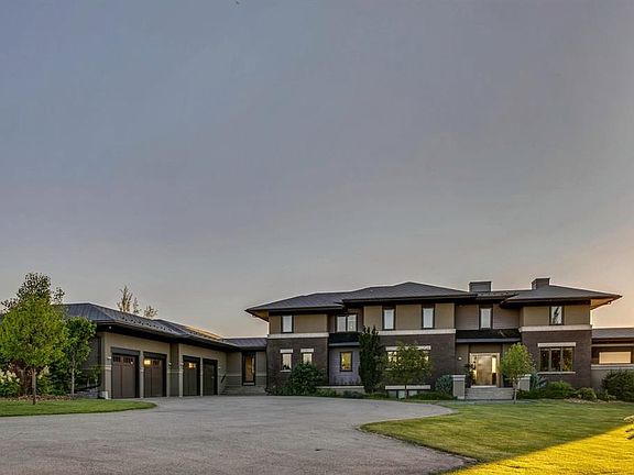 3rd image of 218 E Grizzly Rise