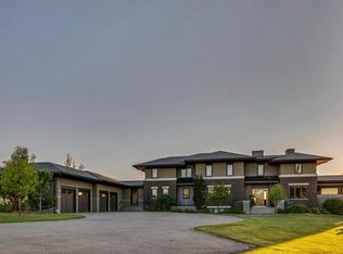 218 E Grizzly Rise, Rocky View County, AB T4C 0B5