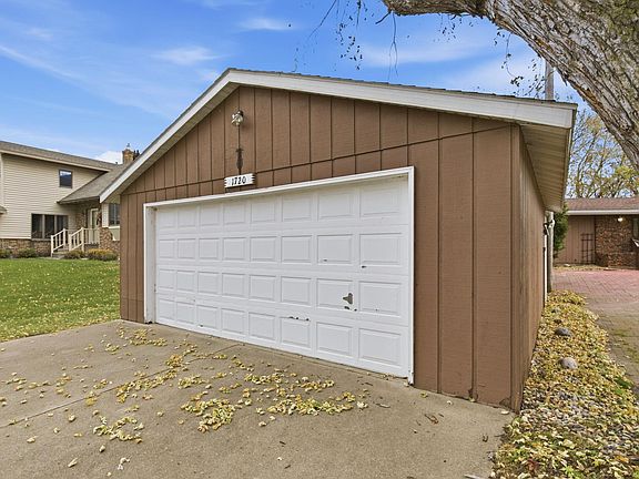 5th image of 1720 48th Ave NE