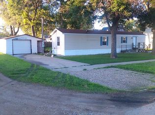104 2nd St NE, Lake Preston, SD 57249