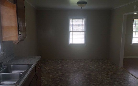 5th image of 230 Eastwood Cir