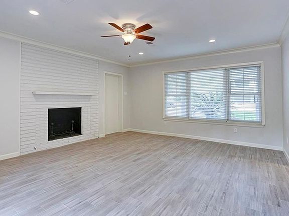 5th image of 1705 Pine Village Dr