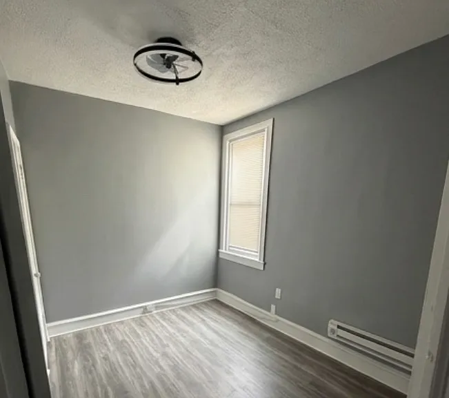 4744 Sheffield Ave — Photo 8