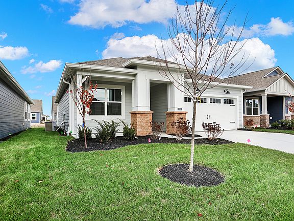 3rd image of 814 Harley Ln