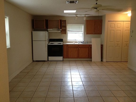 3rd image of 332 12th St #B