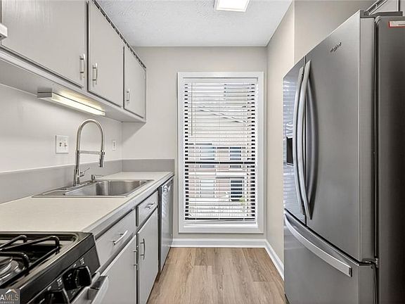 5th image of 204 Wynnes Ridge Cir SE