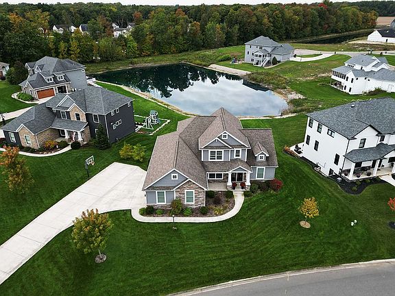 3rd image of 18376 Donegal Dr