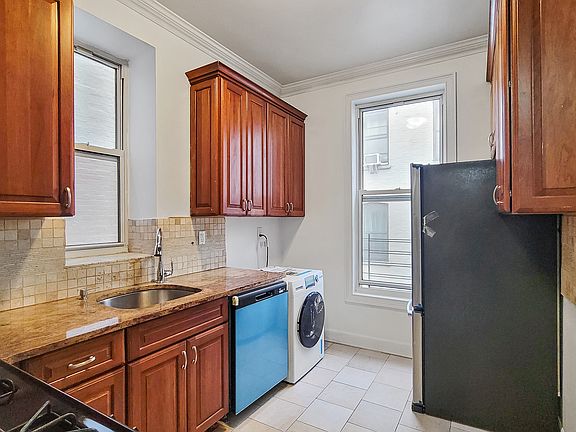 4th image of 118 W 114th St APT 4E
