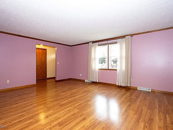 2nd image of 339 Villard St