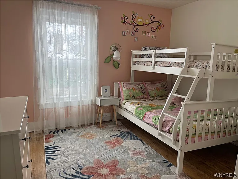836 Richmond Ave — Photo 11