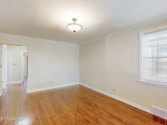 3rd image of 3434 N Oriole Ave