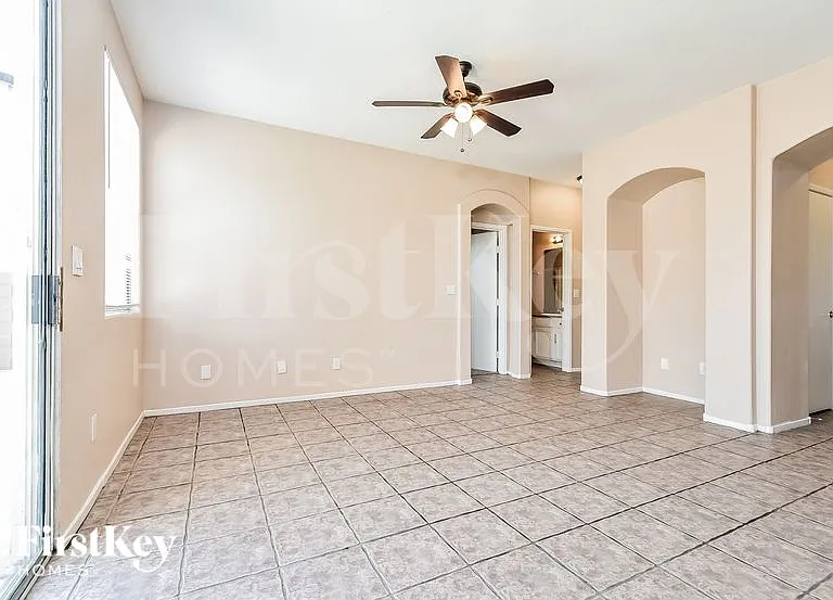 5008 Sparkling Sky Ave — Photo 3