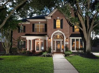 9611 Woodcliff Lake Dr, Spring, TX 77379