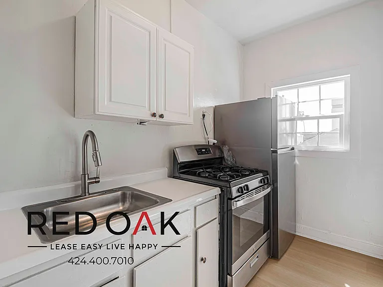 816- 822 S Park View St — Photo 34