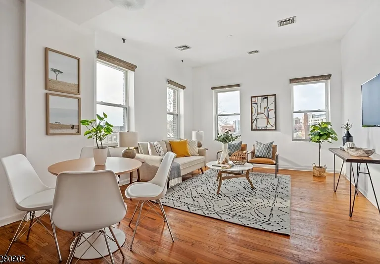 54-60 McWhorter St #307 — Photo 1